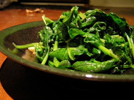 spinaci-con-uvetta-e-pinoli