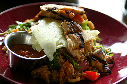 insalata di pollo e quinoa