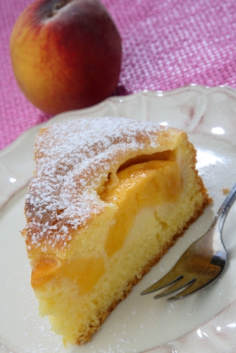 Ricette dolci torta rum pesche sciroppate