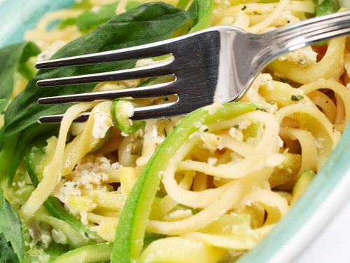 ricette veloci primi piatti linguine speziate zucchine