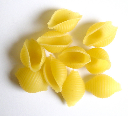 Ricette light primi conchiglie finocchi capperi