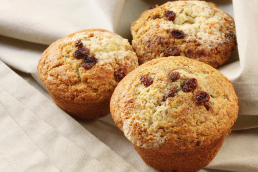 Muffin cioccolato bianco uvetta dolce colazione