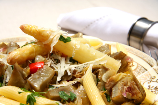 penne carciofi salsiccia classico primo piatto 