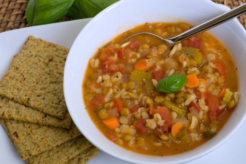 Zuppa orzo lenticchie cavolo rosso Cotto Mangiato