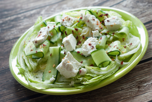 Insalata zucchine crude feta