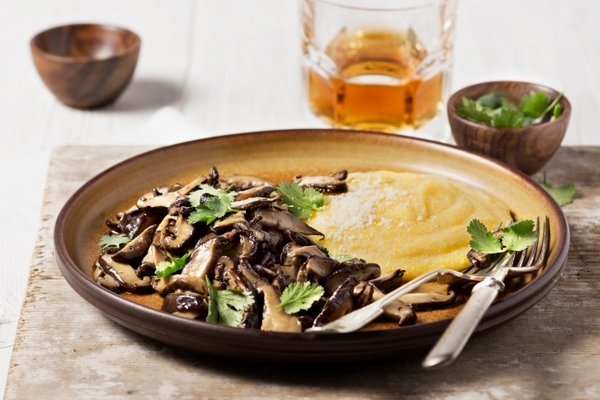 polenta con salsiccia e funghi