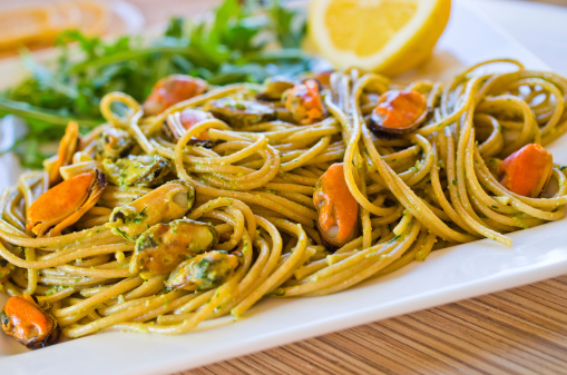 Spaghetti con le cozze in bianco, ricetta