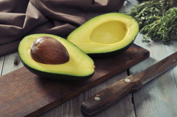 Come aprire un avocado