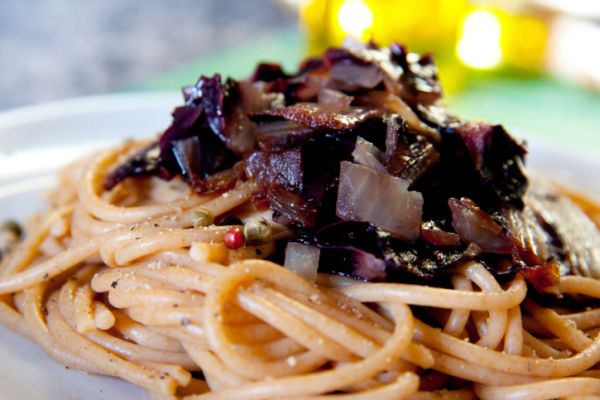 Spaghetti al radicchio e crescenza