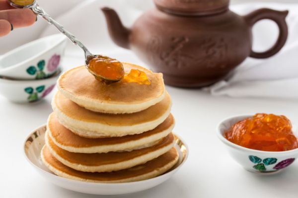 Pancake integrali con confettura di pere e cannella