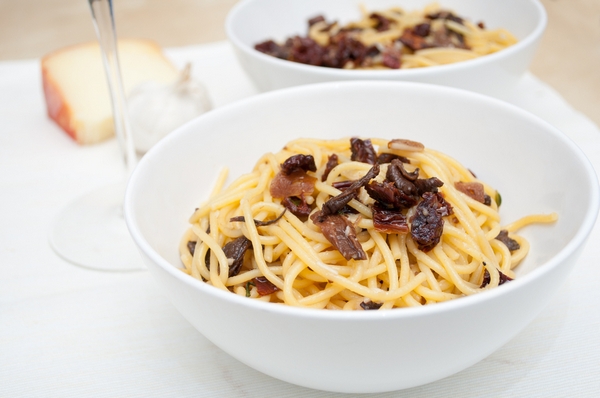 spaghetti ai funghi e salsiccia