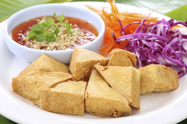 Tofu fritto con salsa di soia