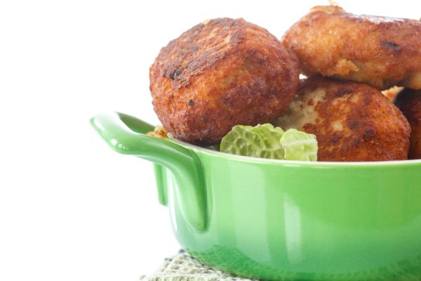 Polpette di merluzzo con hummus di zucca e ceci