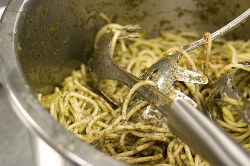 spaghetti gorgonzola e pistacchi