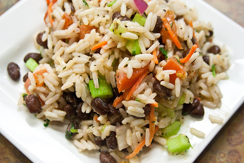 insalata di riso orientale, un primo piatto senza glutine