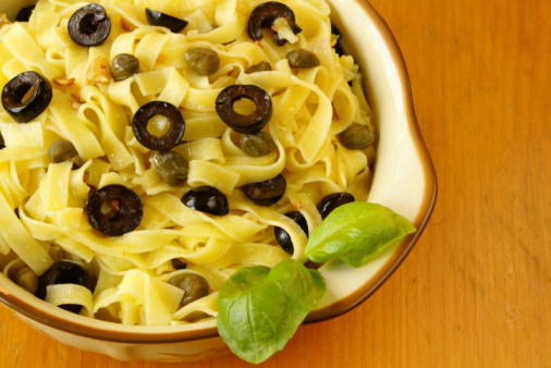 primi piatti veloci pasta polpa olive nere