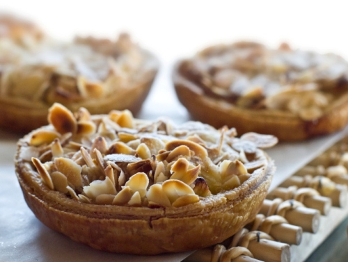 crostatine mandorle cioccolato bianco dolci semplici facili