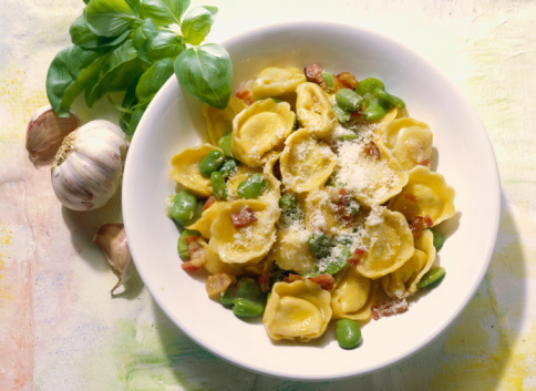 tortellini fave pancetta affumicata ricco primo piatto