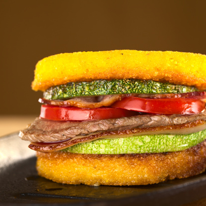 Sandwich polenta carne zucchine