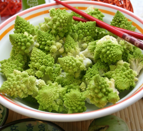 bici, broccolo, cavolo, broccolo romanesco ripassato padella