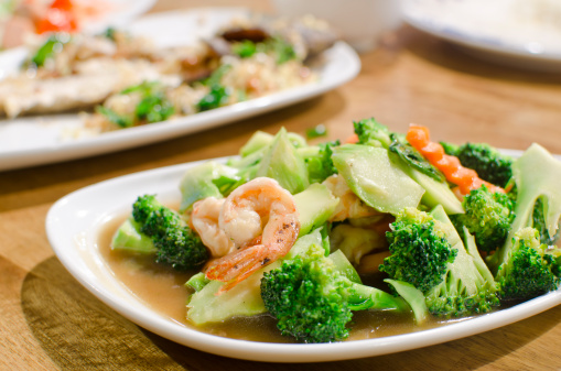 Ricetta gamberi broccoli saltati padella