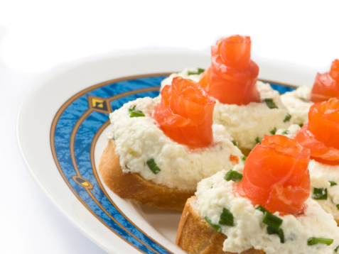 Come preparare bruschette ricotta salmone