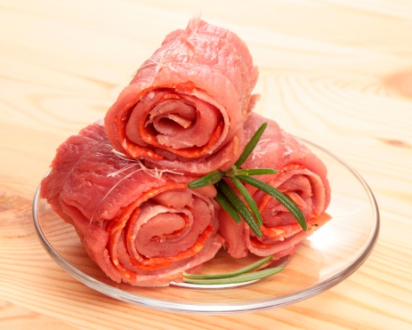 Come preparare involtini carne ripieni