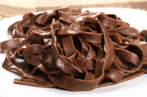 tagliatelle cacao salsa noci