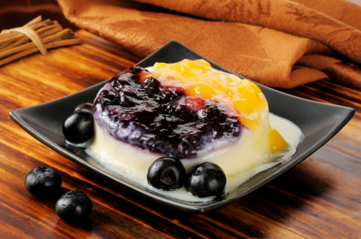 Panna cotta pesche mirtilli