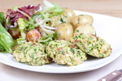 Frittelle zucchine salame