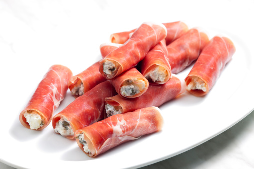 Involtini di prosciutto crudo formaggio capperi