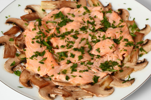 Carpaccio funghi salmone affumicato