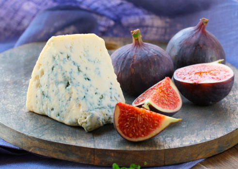 Mezzemaniche gorgonzola noci fichi