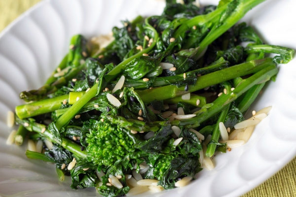broccoletti salsiccia padella ricetta