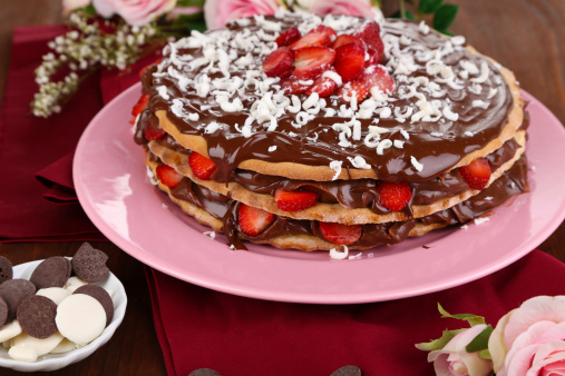 Torta farcita cioccolato fragole San Valentino