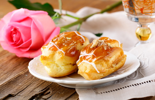 Eclairs al caramello, ricetta Festa della donna