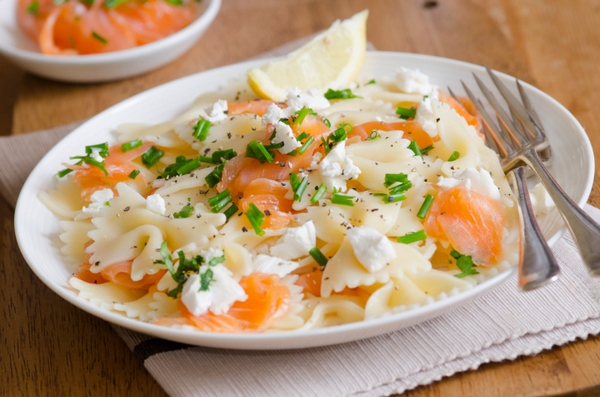 farfalle salmone e zucchine