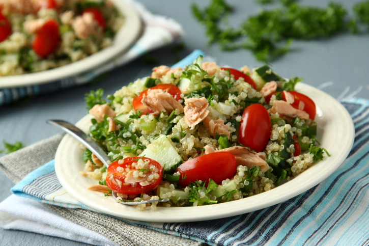 Tabulè di quinoa e salmone