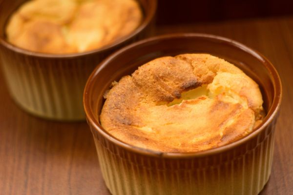 Soufflè al formaggio con cuore di mortadella di Anna Moroni