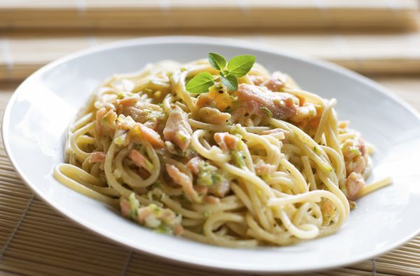 Tagliolini al salmone affumicato senza panna