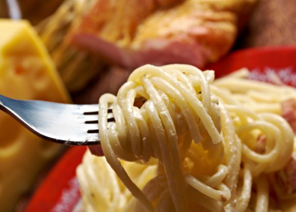 Pasta con uova e pecorino