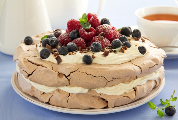 ricetta pavlova cioccolato frutti bosco