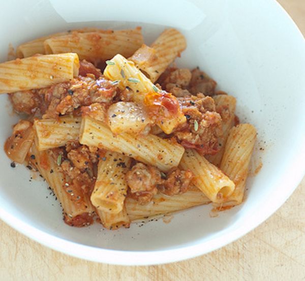 Pasta ragù funghi prosciutto