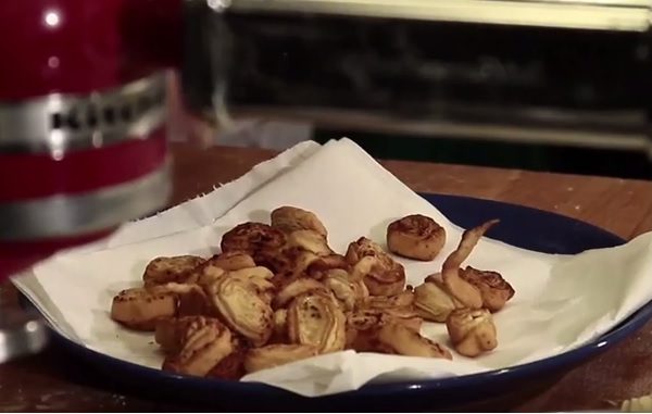 Tagliatelle fritte dolci Carnevale (VIDEO)