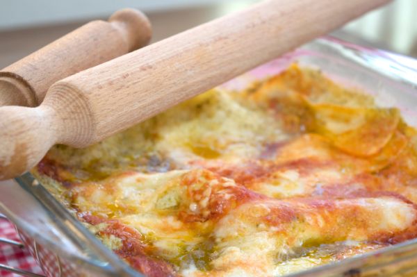 Lasagne con fagiolini, patate e pesto