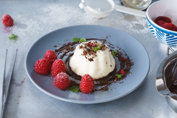 Panna cotta con salsa al cioccolato