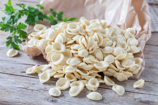 Orecchiette con fagiolini e pesto di rucola