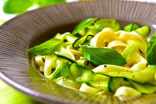 Tagliatelle al limone con zucchine