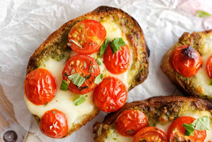 Bruschette alla pizzaiola in padella