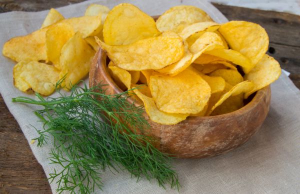 Chips di patate fatte in casa al forno, ricetta